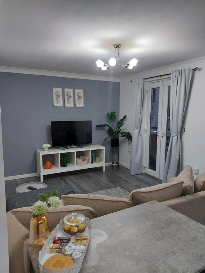 Lovely 1-Bedroom Condo With Parking On Premises Minworth 외부 사진