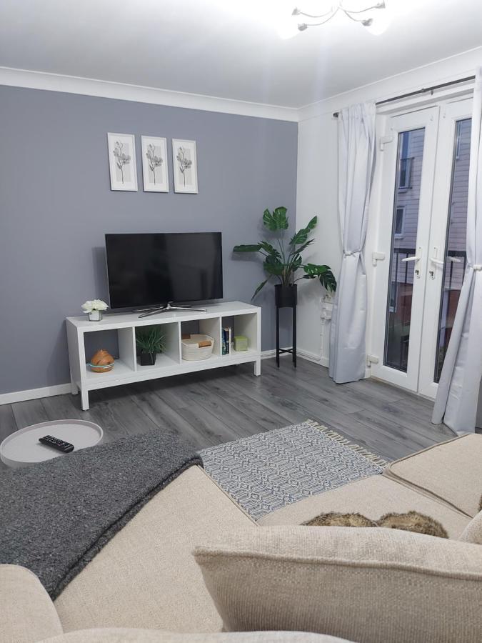 Lovely 1-Bedroom Condo With Parking On Premises Minworth 외부 사진