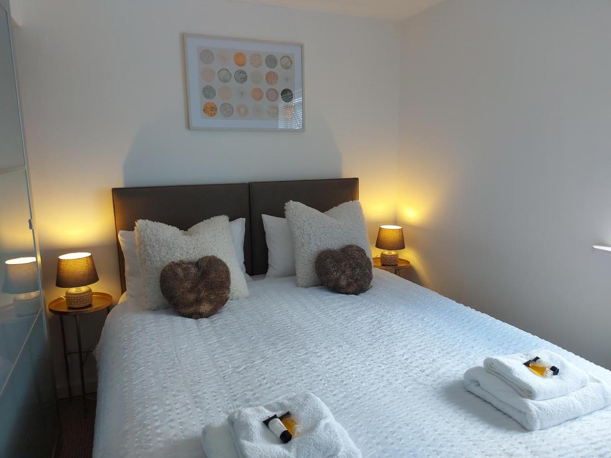 Lovely 1-Bedroom Condo With Parking On Premises Minworth 외부 사진
